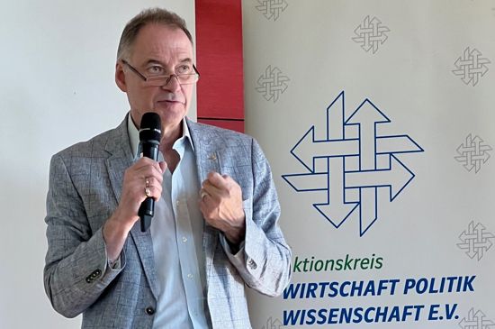 Aktuelles, Mit der Zeitmaschine ins Weltall